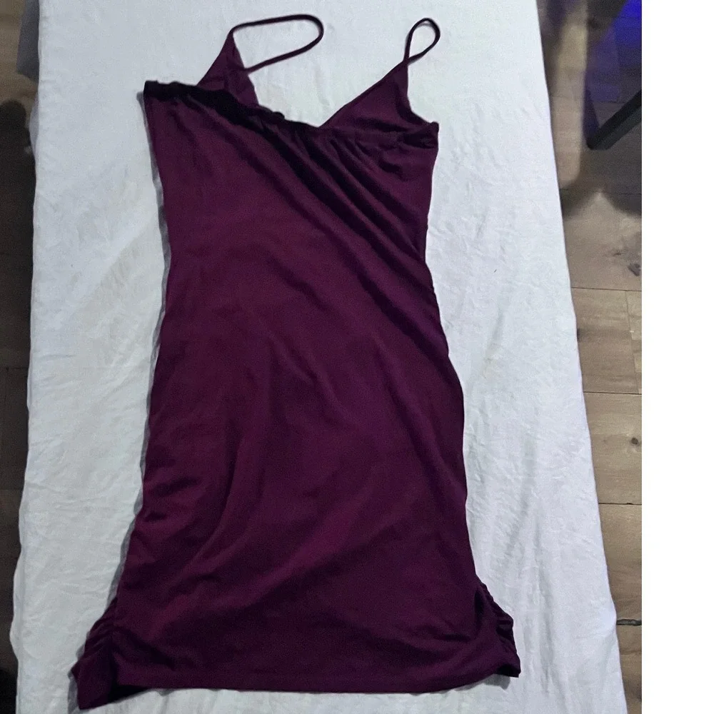 Lizabell Ruched‎ Bodycon Midi Dress Plum Purple Spaghetti Strap  Medium - Picture 4 of 5